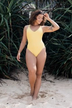 Indigo Luna Luce One Piece Lemon